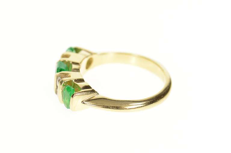 14K Yellow Gold 0.91 Ctw Natural Emerald Diamond Classic Ring
