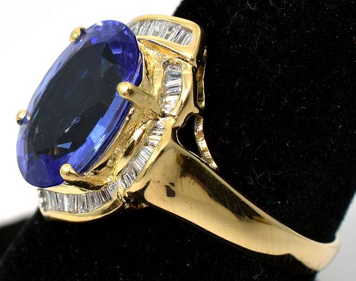 Enchanting Tanzanite & Diamond Ring in 14KT Yellow Gold