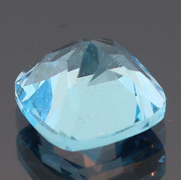 Dazzling 5.58ct 10mm Swiss blue Topaz