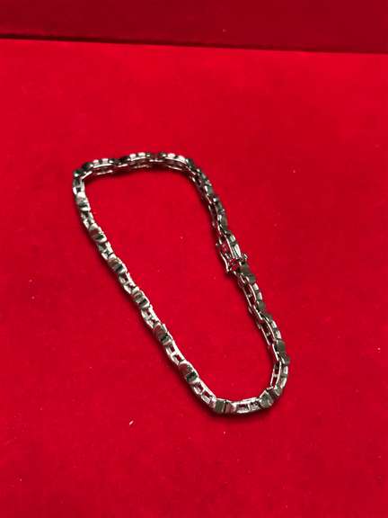LADIES 14K WHITE GOLD DIAMOND BRACELET