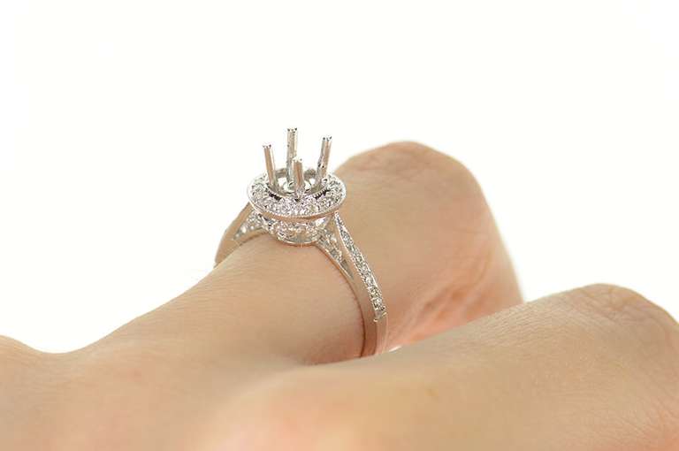 18K White Gold 0.29 Ctw 4.7mm Engagement Semi Mount Setting Ring