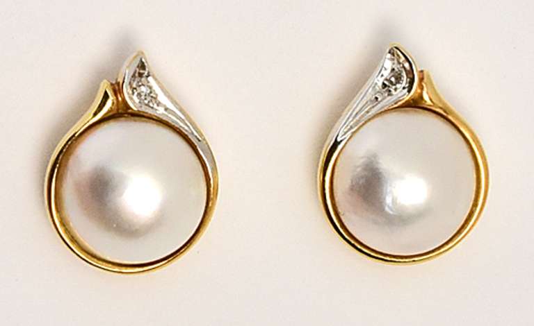 Well Made 14k Mobe Pearl Earrings