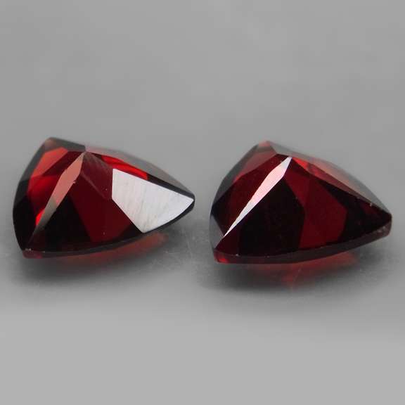 Elegant 5.99ct pair of cherry red Garnets
