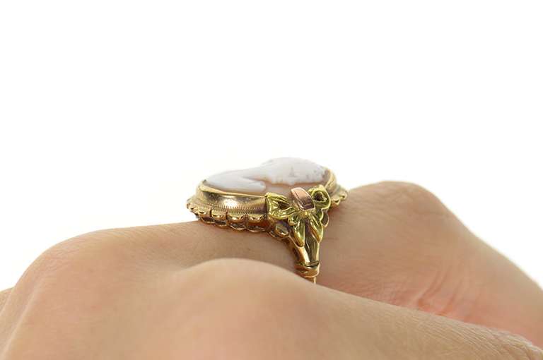 10K Yellow Gold Victorian Carved Shell Cameo Lady Bow Accent Ring