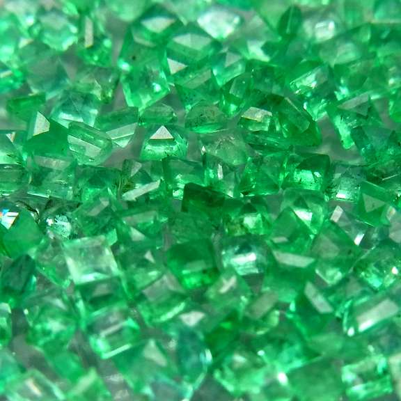 Outstanding 3.15ct real Colombian Emerald set