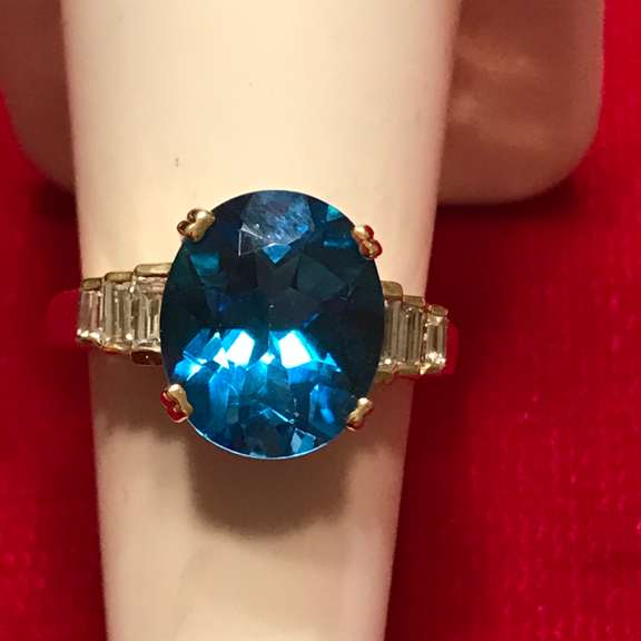 LADIES 14K GOLD, DIAMOND AND BLUE TOPAZ RING