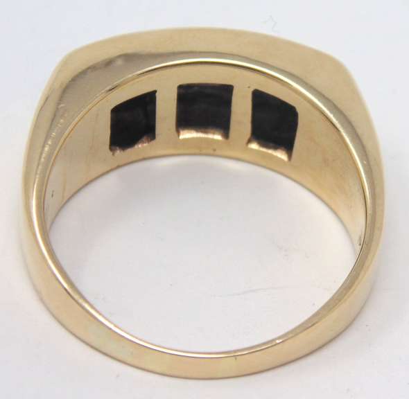 Classic 14kt YG Gents' 3-Stone Diamond Ring