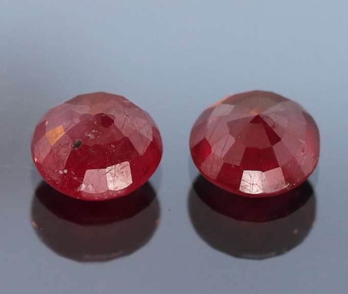 Round cut 3.19ct pair of Rubies