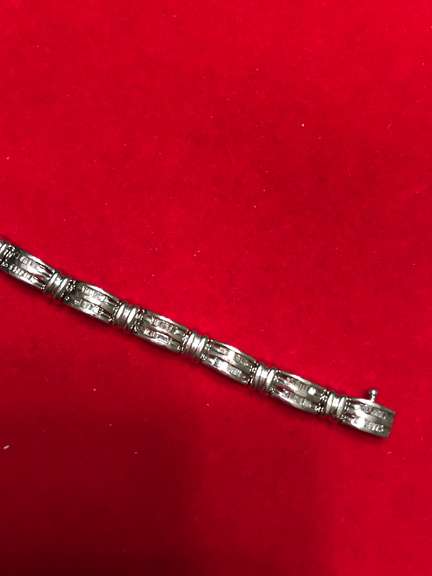 14K WHITE GOLD DIAMOND BRACELET