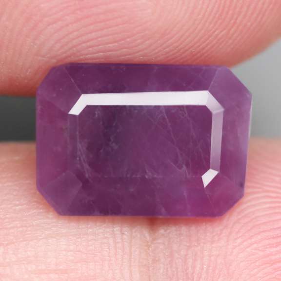 Eye catching 7.15ct UNHEATED emerald cut Ruby