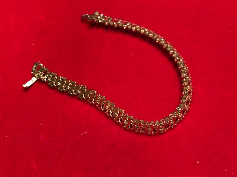 10K YELLOW GOLD DIAMOND BRACELET