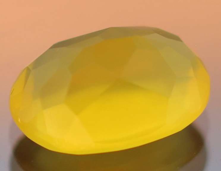 Glistening 4.39ct natural golden Fire Opal