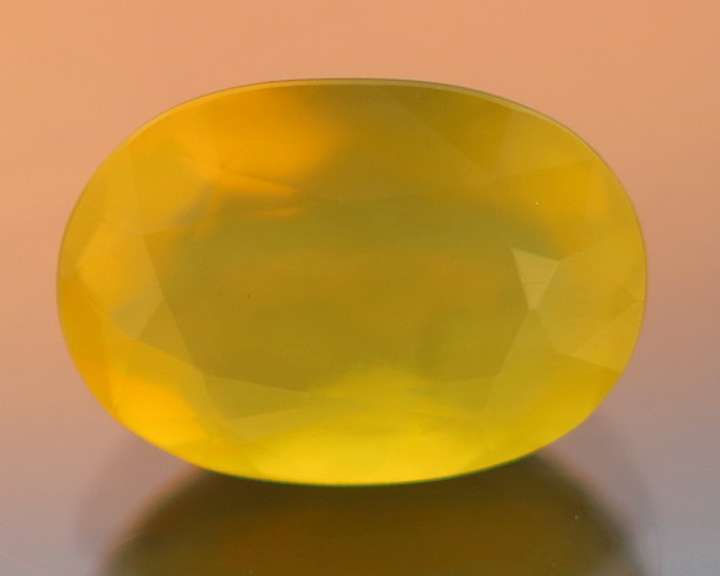 Glistening 4.39ct natural golden Fire Opal