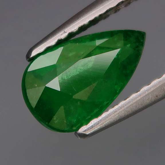 Top emerald green! 1.64ct Kenyan Tsavorite Garnet