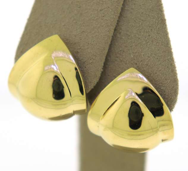 Gorgeous 18kt YG Triangle Button Earrings