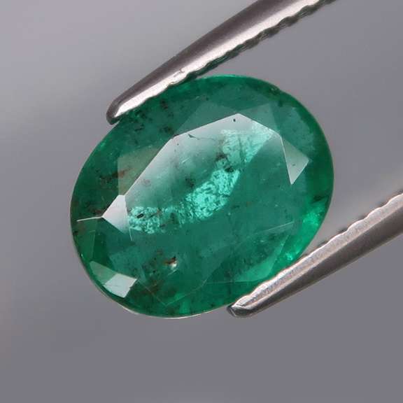 Outstanding color! 2.37ct top green Colombian Emerald