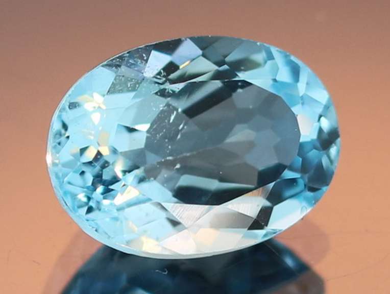 Impressive 7.53ct 10x14mm top Swiss blue Topaz