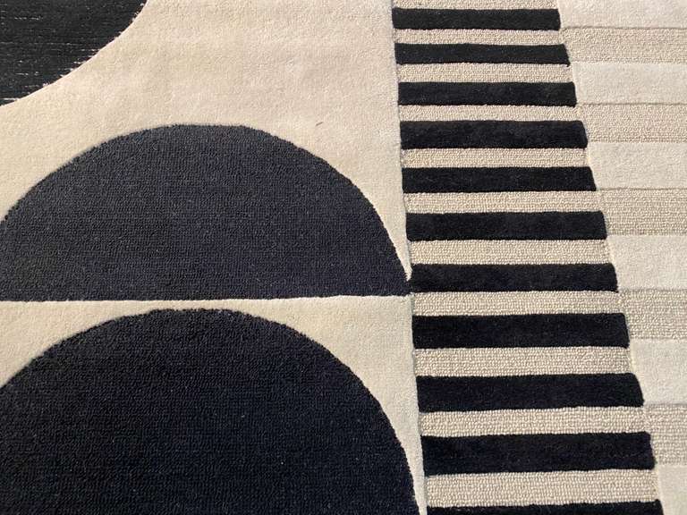 DECORATIVE WOOL RUG 5x8