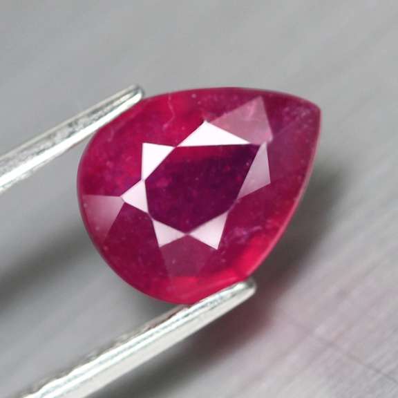 Gorgeous 2.04ct pear cut Ruby center stone