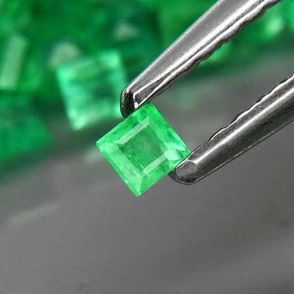 Outstanding 3.44ct real Colombian Emerald set