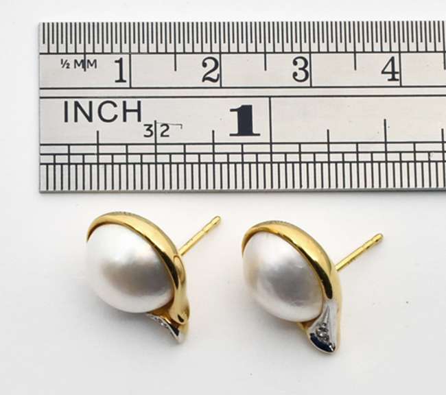 Well Made 14k Mobe Pearl Earrings