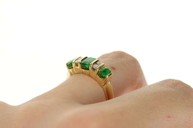 14K Yellow Gold 0.91 Ctw Natural Emerald Diamond Classic Ring