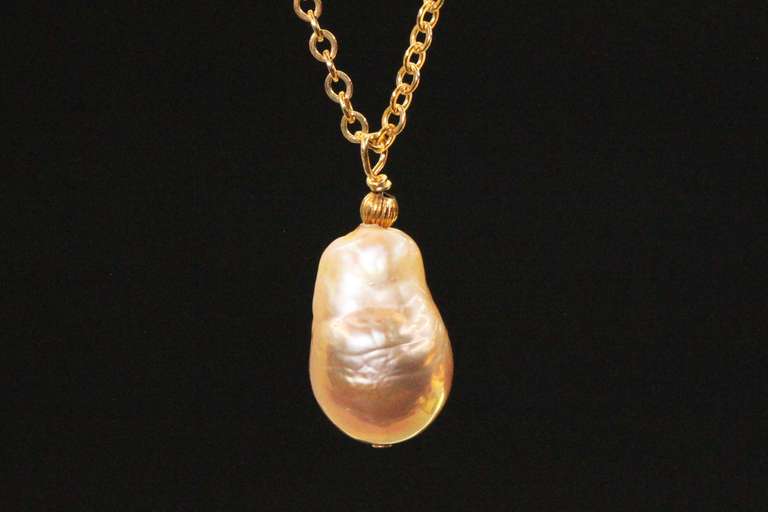 Graceful Drop Pearl Necklace