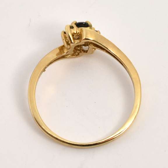 Sweet Feminine Sapphire & Diamond Ring