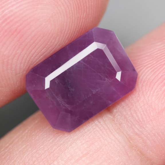 Eye catching 7.15ct UNHEATED emerald cut Ruby