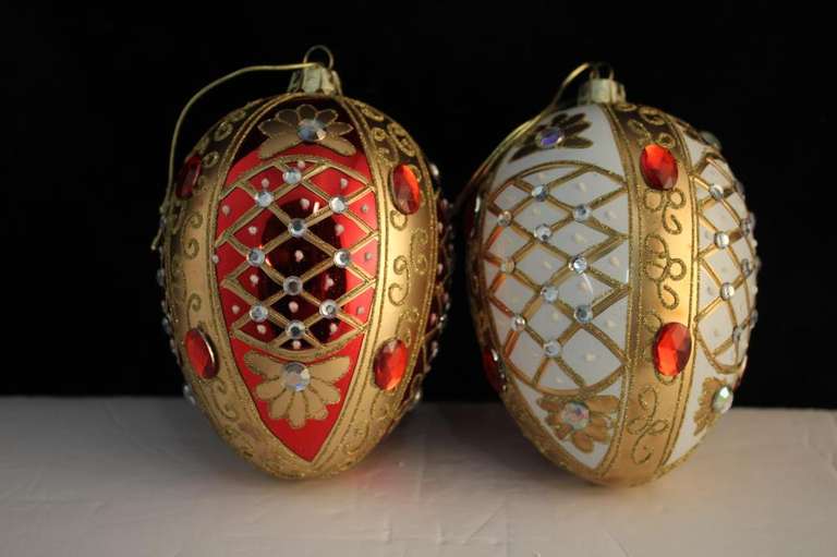 Beaded Ornament Red & White - Set of 2