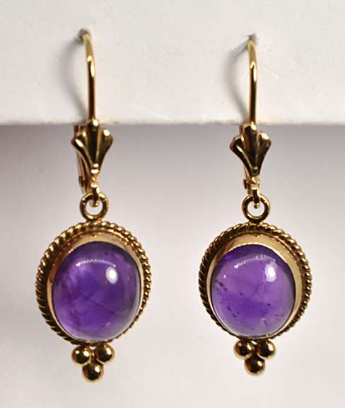Lovely Cabachon Amethyst Dangle Earrings