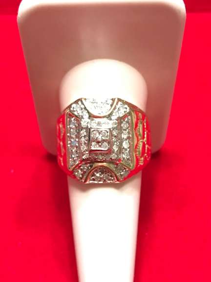 MENS 10K GOLD AND DIAMOND RING