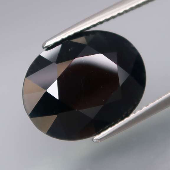 Elegant 11.20ct silky black Sapphire center stone