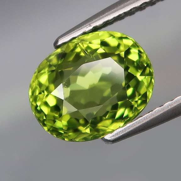 Gorgeous 2.92ct apple green Peridot