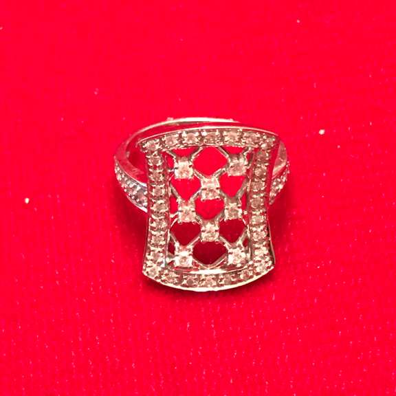 LADIES 14K WHITE GOLD DIAMOND RING