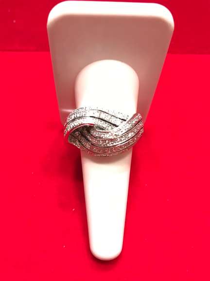 LADIES 14K WHITE GOLD DIAMOND TWIST DESIGN RING