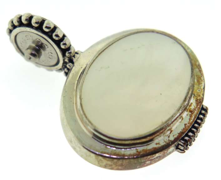 Sreeling Silver Mother Of Pearl Stocko Pendant