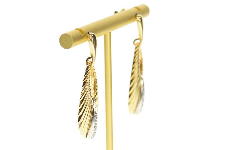 14K Yellow Gold Diamond Inset Retro Scalloped Oval Dangle Earrings