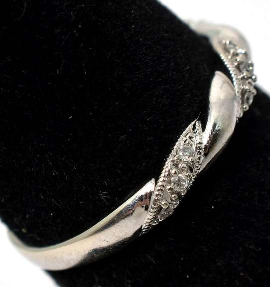 Gorgeous Diamond "Wrapped" Band Ring in White Gold