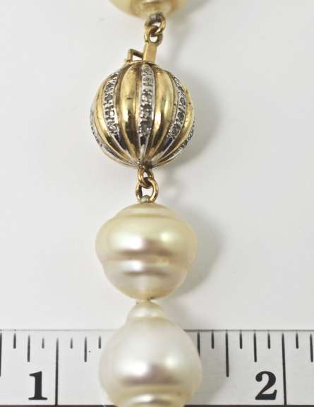 Exquisite Baroque Pearl Necklace