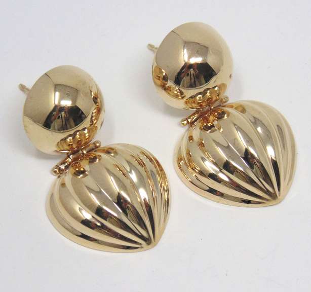 Gorgeous 14kt Yellow Gold Scalloped Dangle Earrings