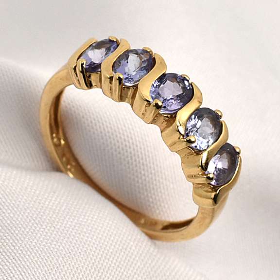 Chic 14k Tanzanite Ring