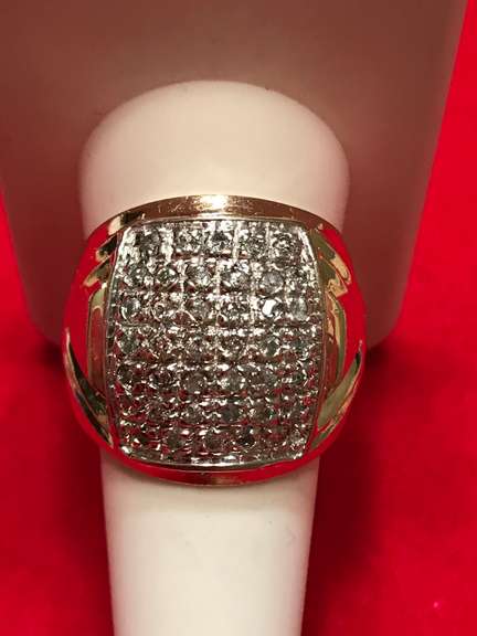 MEN’S 10K GOLD AND DIAMOND DOME RING