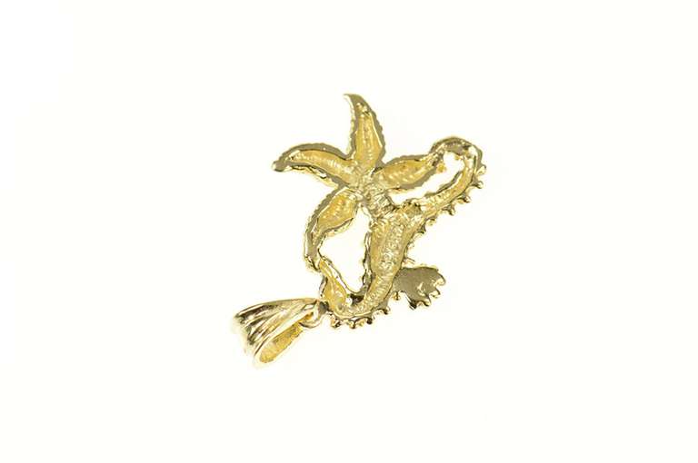 14K Yellow Gold Seahorse Sea Star Fish Ocean Animal Motif Pendant