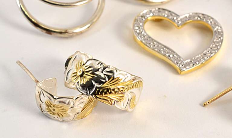 Pendant, Earrings & Rings in Sterling Silver