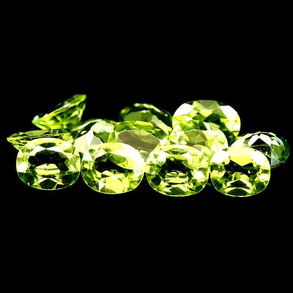 Dazzling 4.44ct untreated lime green Peridot set