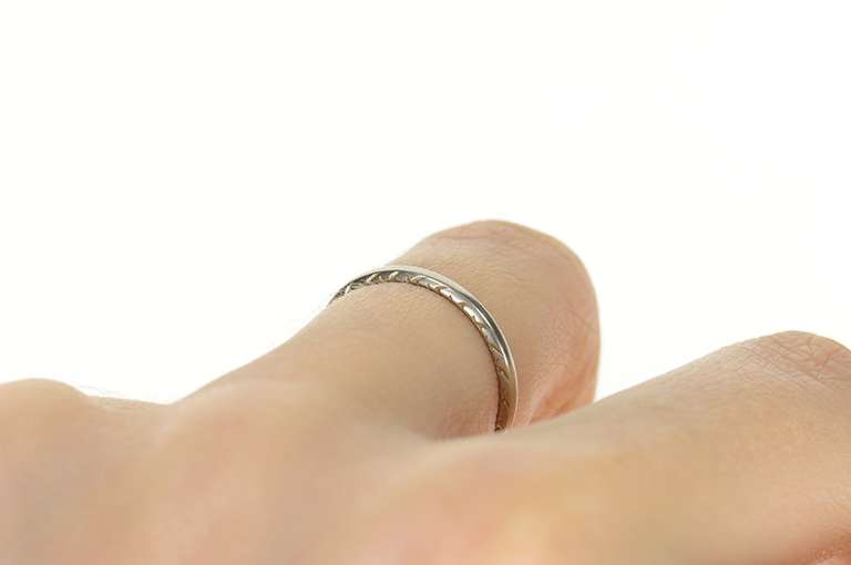18K White Gold 1.8mm Art Deco Ornate Wedding Band Ring