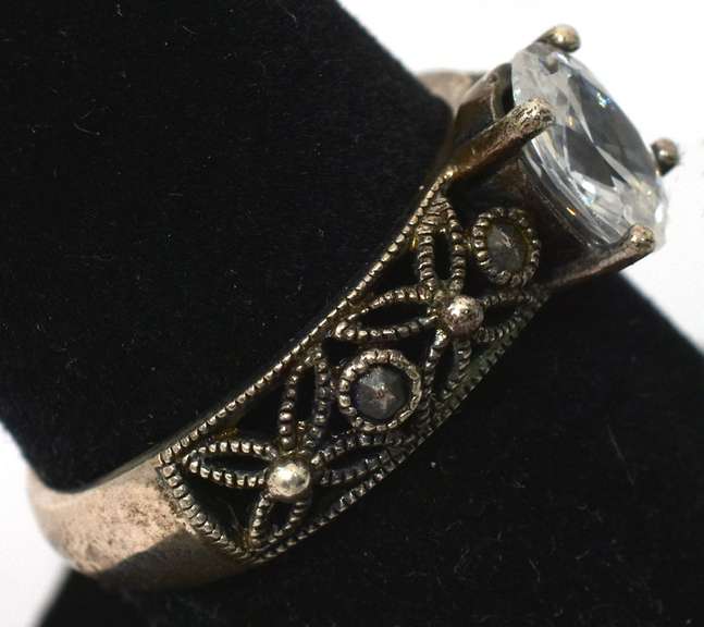 Vintage Gemstone Ring with Filigree in Sterling Silver