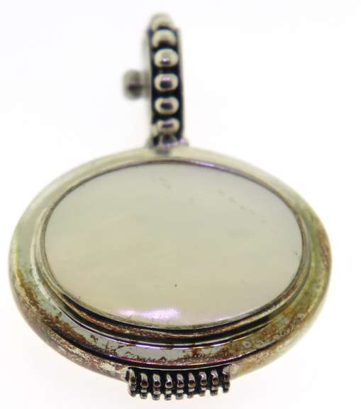 Sreeling Silver Mother Of Pearl Stocko Pendant