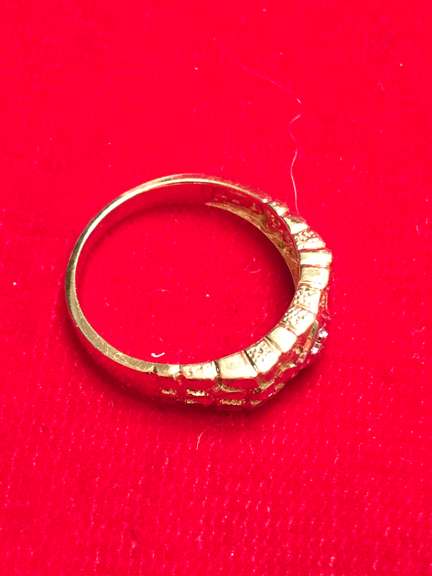 MEN'S 10K GOLD AND DIAMOND CUT RING